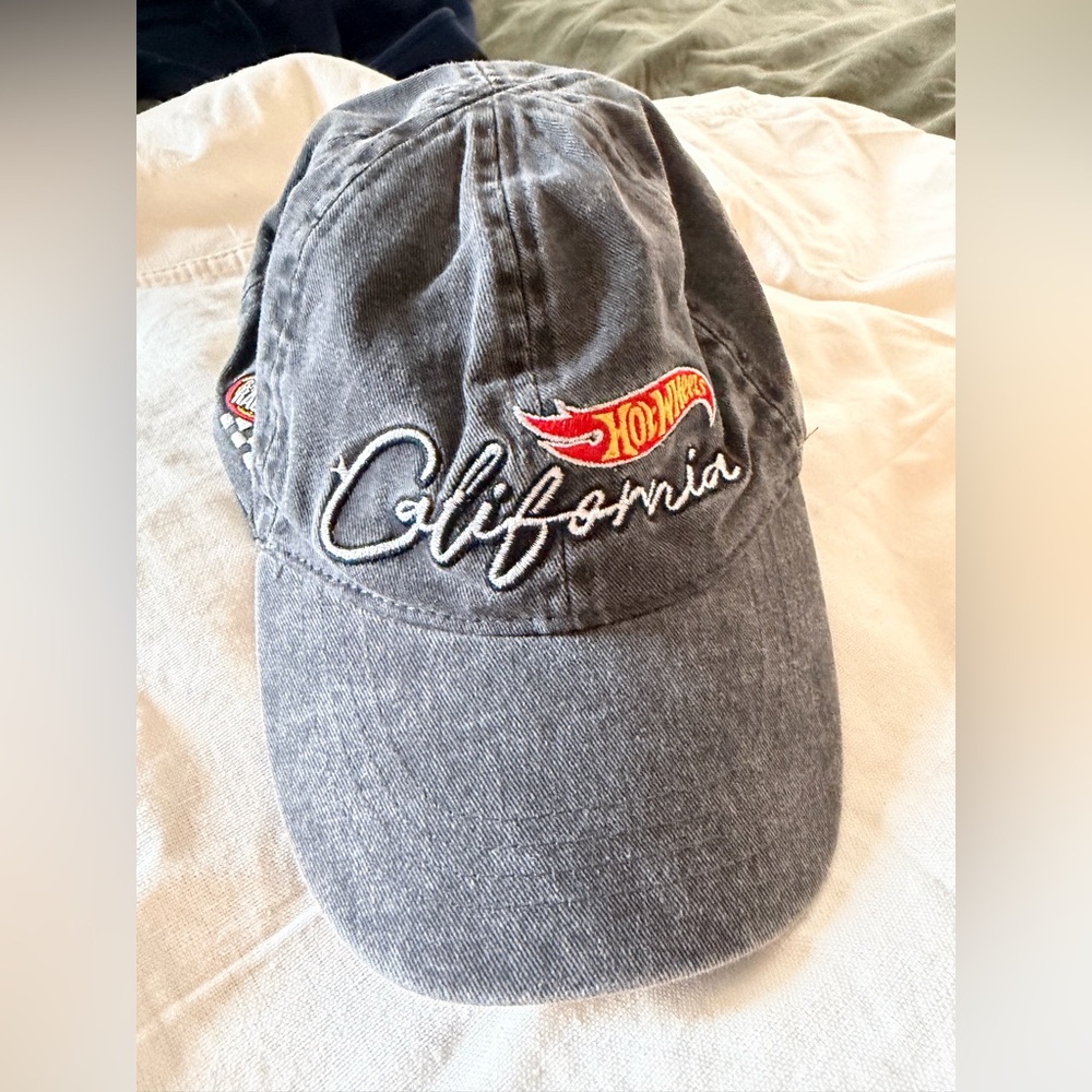 Zara kids hat/cap Hot Wheels
